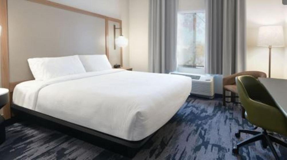 King Room - Hearing Accessible interior